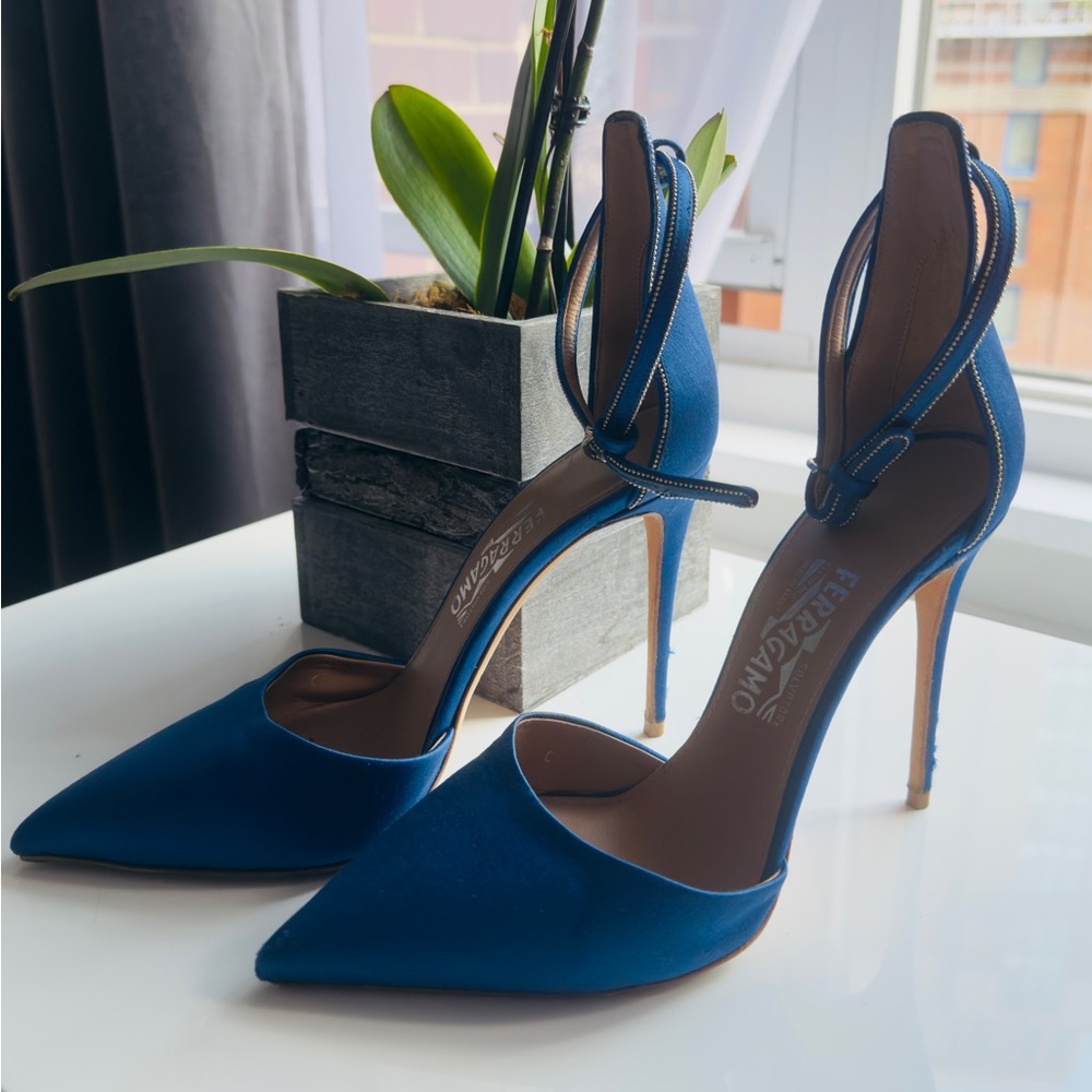 Salvatore Ferragamo Blue Satin Pointed Heels SZ 8